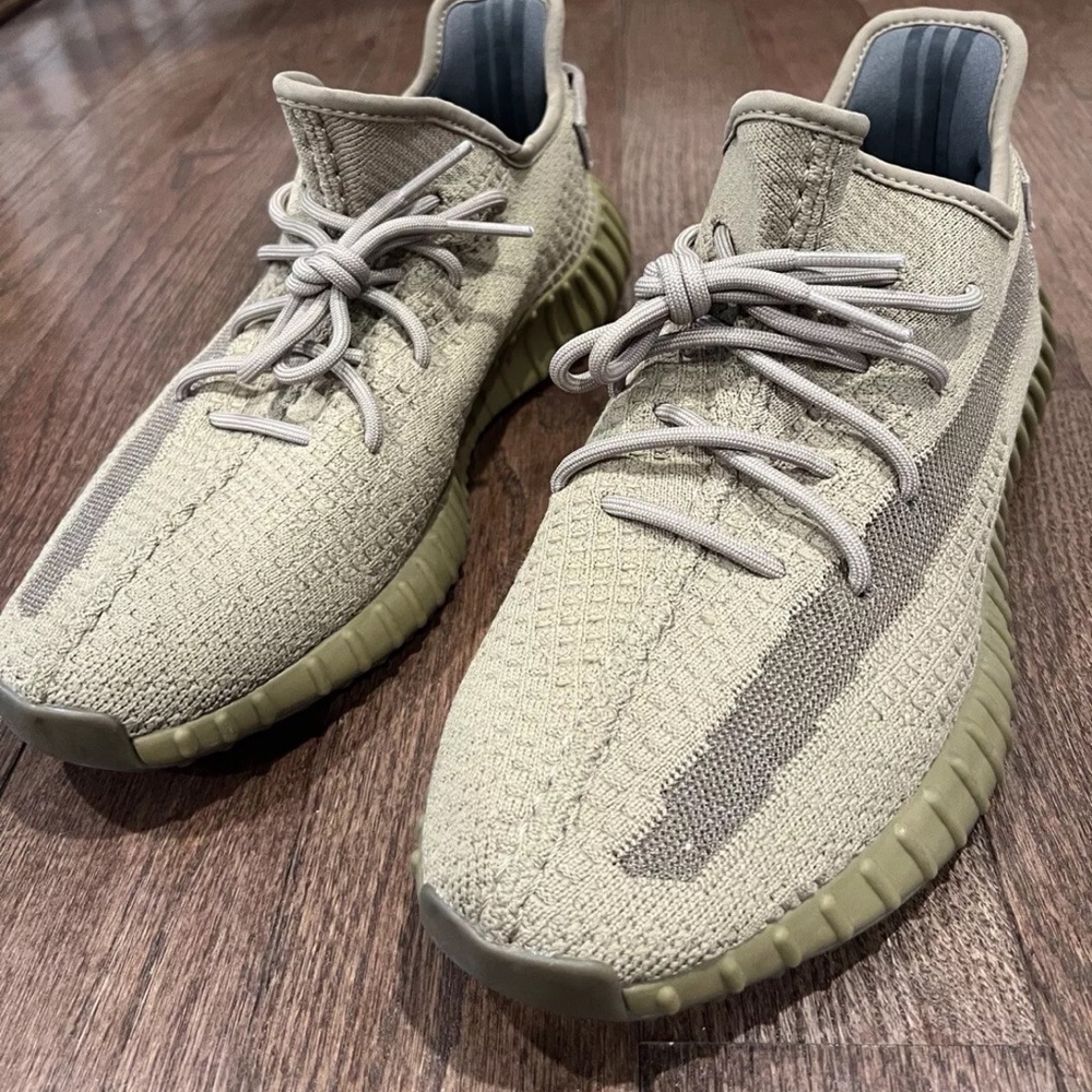 Yeezy 350 v2 Earth Size 11